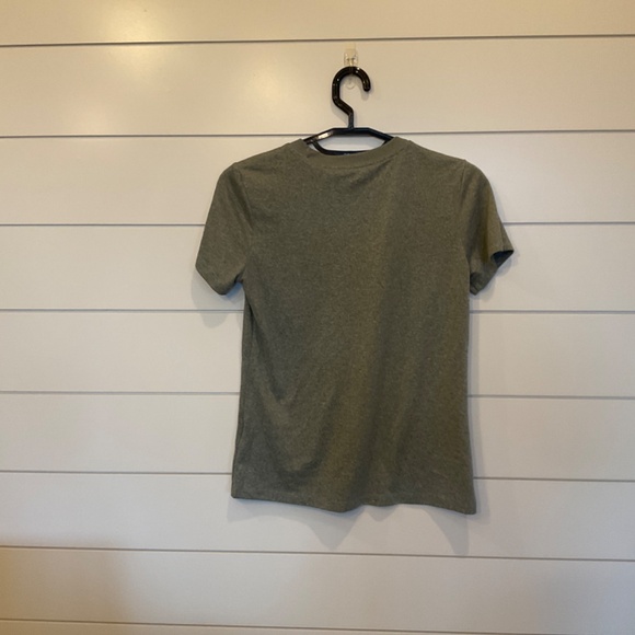 #0298 WOMEN’S NIKE DRY-FIT T-SHIRT SIZE: SMALL - Picture 3 of 3